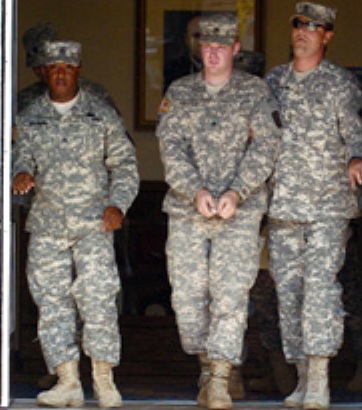 travis-bishop-perp-walk travis-bishop-perp-walk