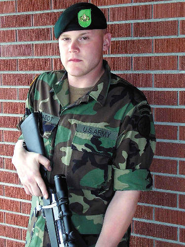 20041206_FPG_MIKE_CHABOT