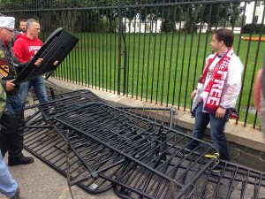 Barrycades