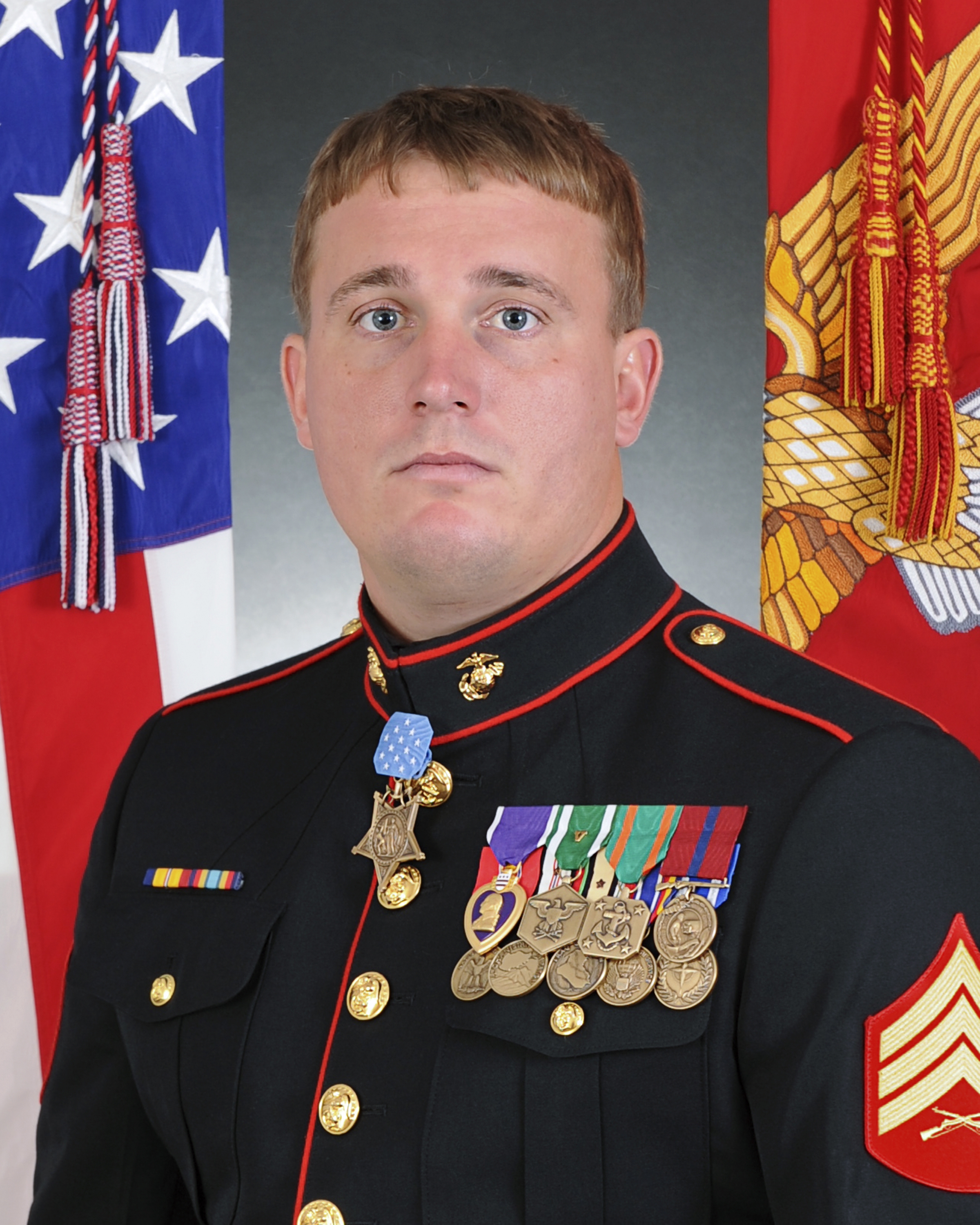 Dakota Meyer reups with the USMCR